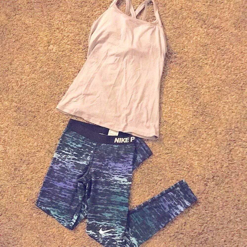 Nike full length workout leggings size small EUC